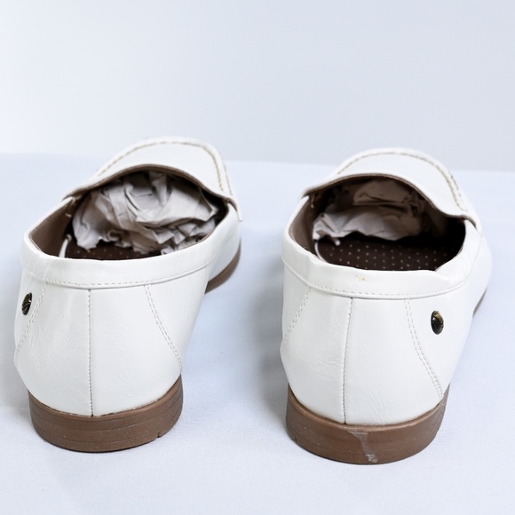 Life Stride White Faux Leather loafer - Picture 4 of 4